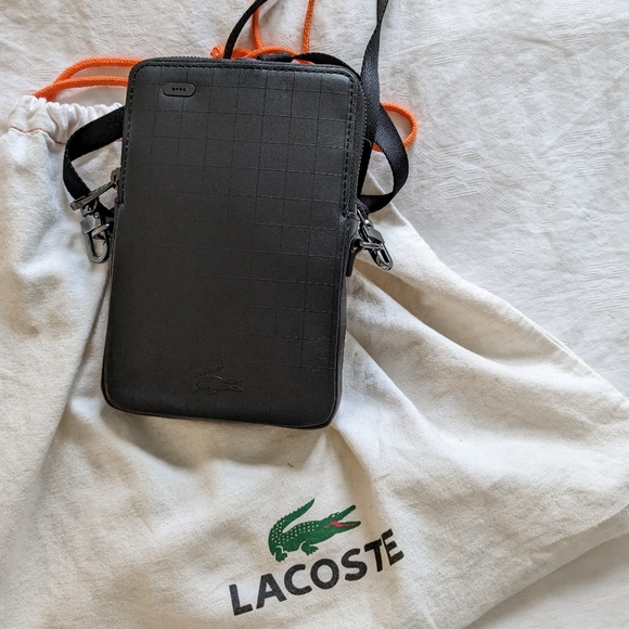 Lacoste Infini-T Integrated Inductive Charger Smartphone Wallet - Picture 4 of 9